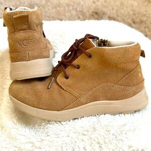 UGG Kids Canoe III Weather Boot in Chestnut Suede Size 5 Big Kid